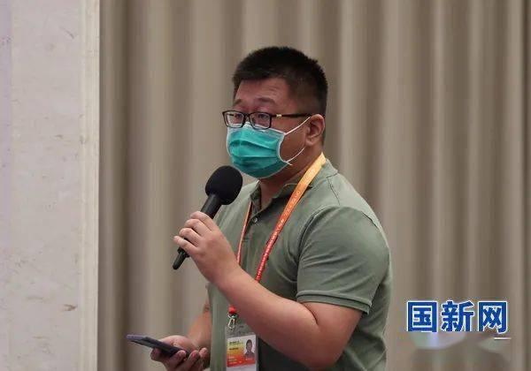 新闻记者,记者的视角与使命